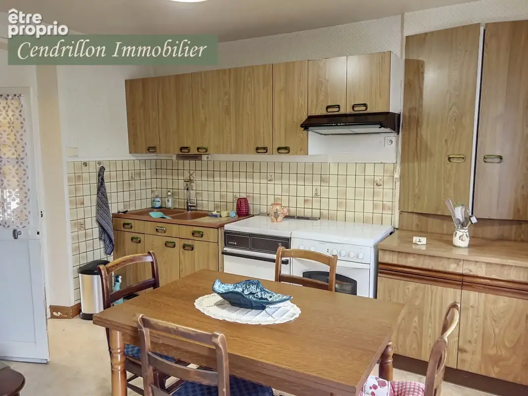 Charmante maison de bourg avec 4 chambres sur 923 m2 de terrain - photo 8