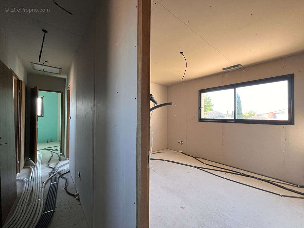 Maison à L'ISLE-SUR-LA-SORGUE