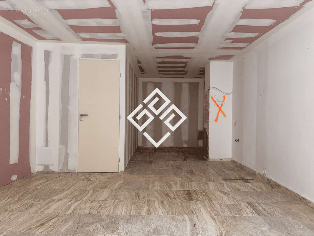 Maison de caractère rénovée avec local indépendant à Leucate - photo 17