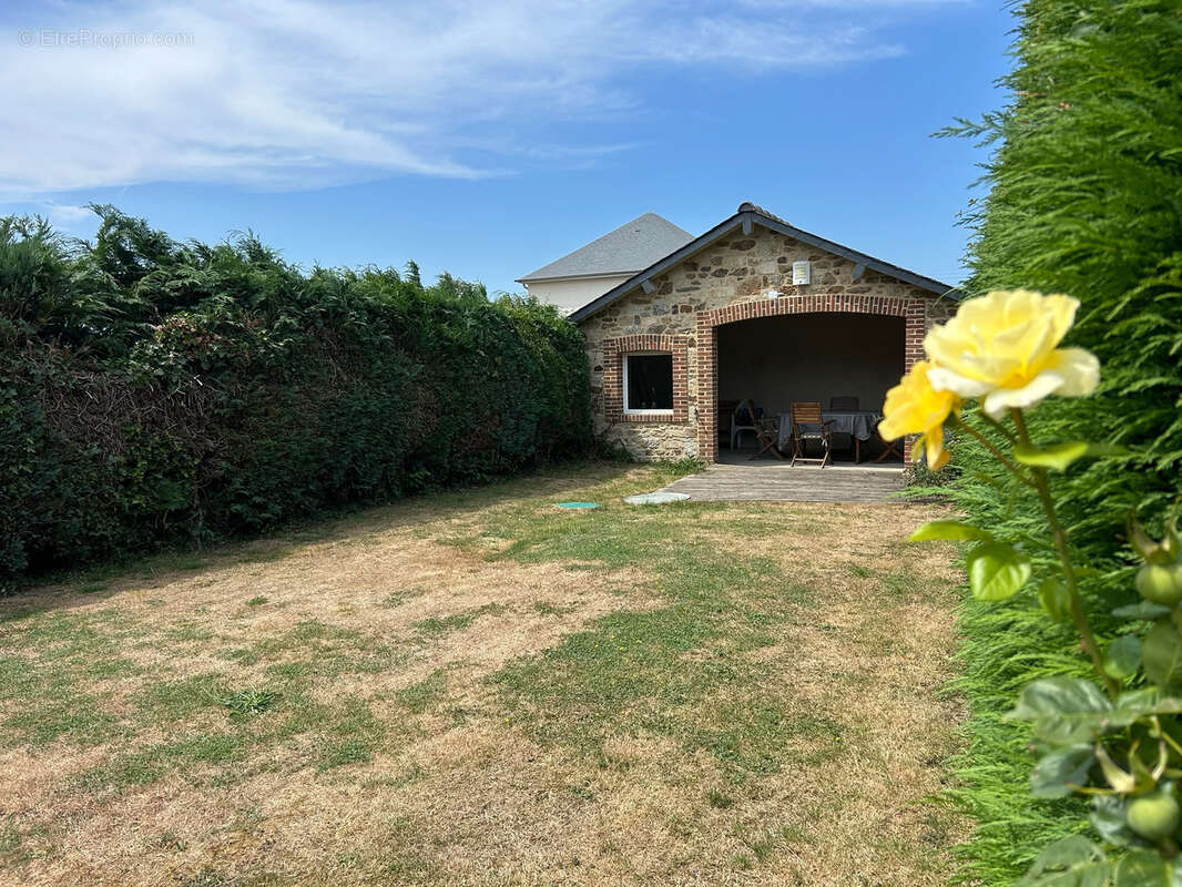 Créhen : Maison en pierres - photo 4