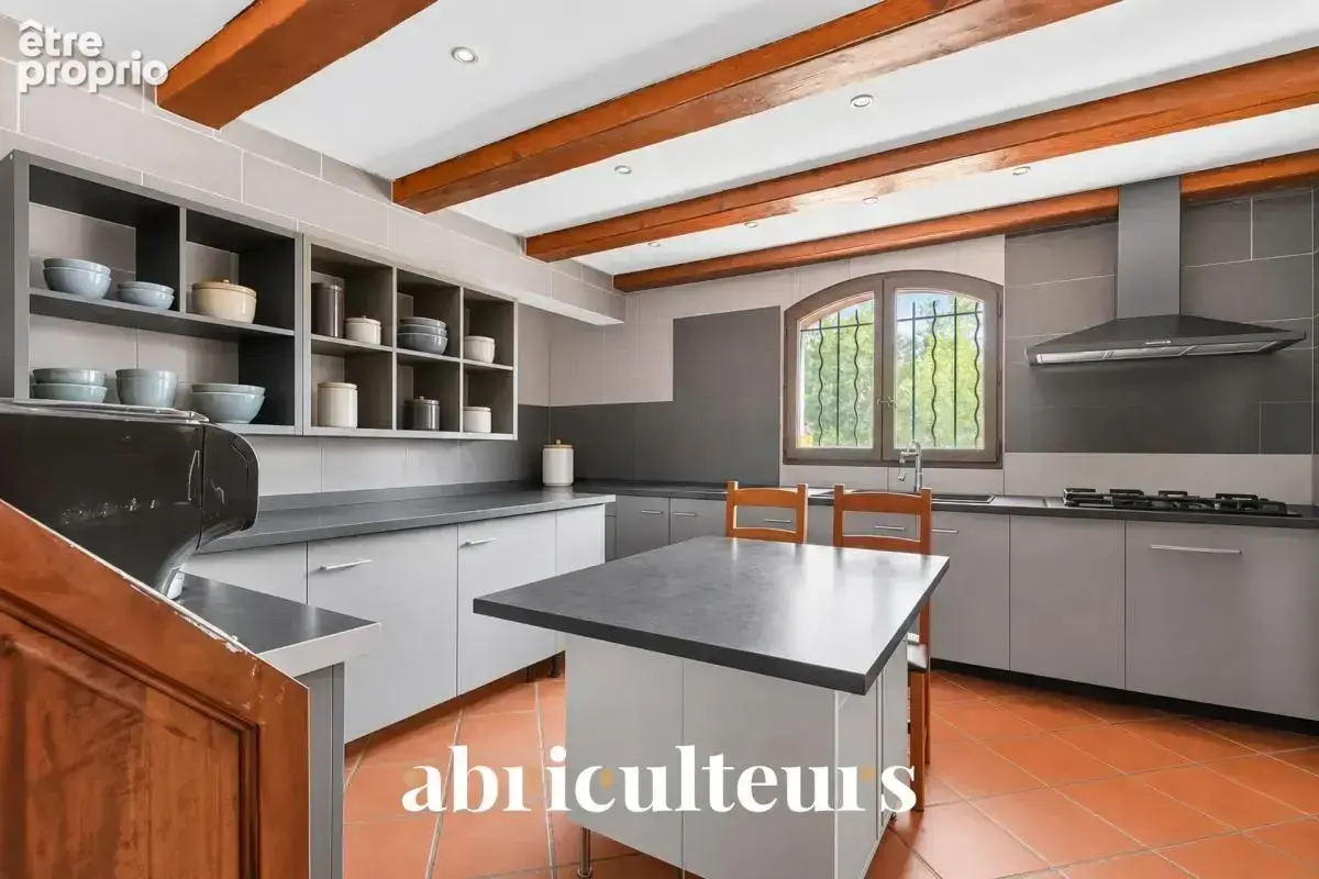 LES PENNES-MIRABEAU – Villa 230 m², piscine + 3 appartements loués - photo 5