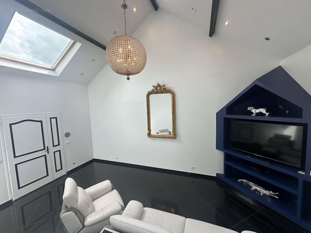 Maison à GRISY-SUISNES