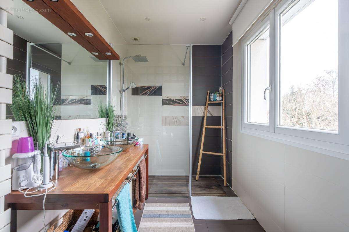 Maison à SAINT-MAUR-DES-FOSSES