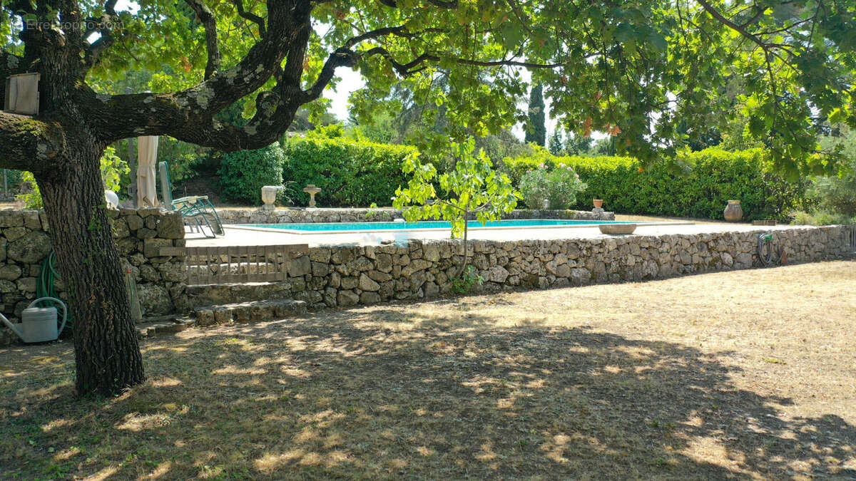 Maison Peymeinade Type Mas provençal avec piscine et terrain de 3190 m² - photo 9