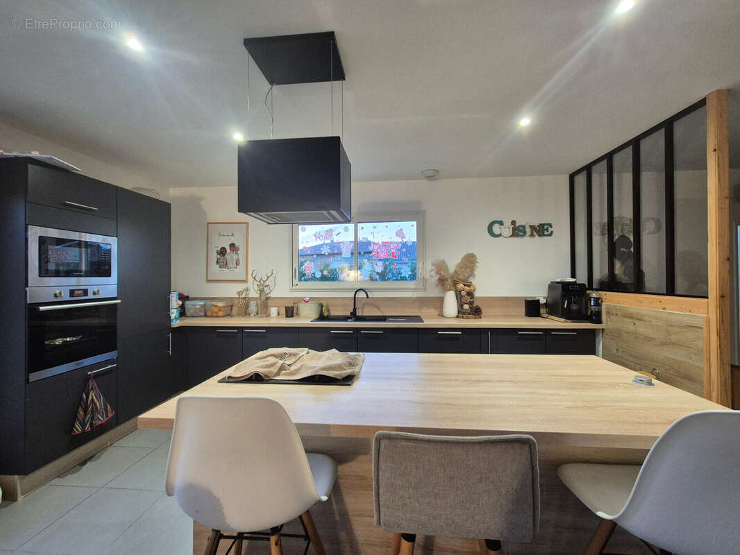 Maison à SAINT-CYR-SUR-MENTHON