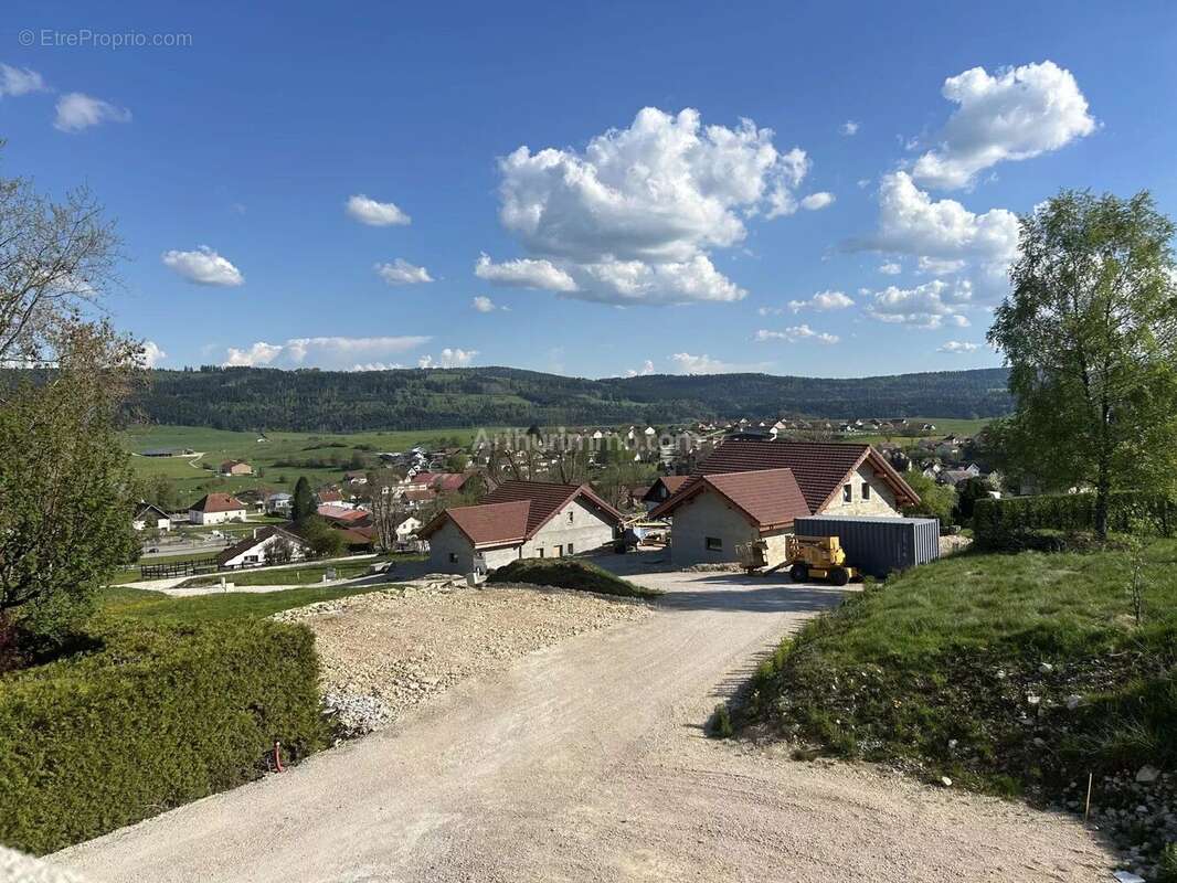 Maison à ORCHAMPS-VENNES