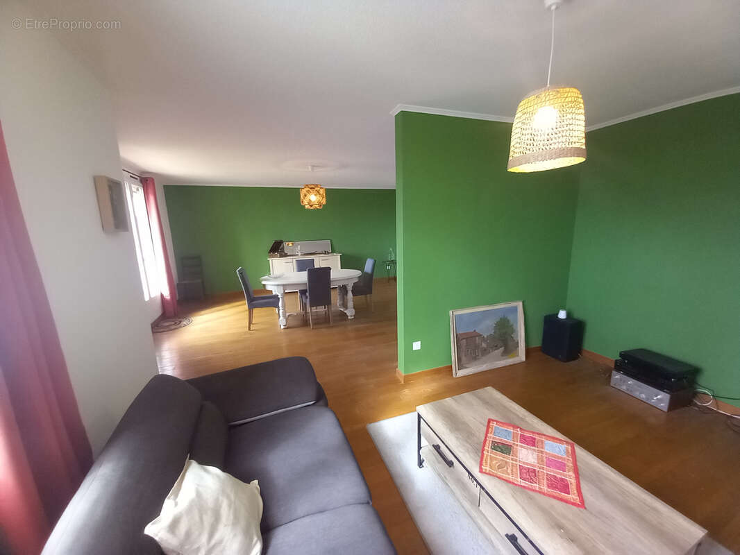 Appartement à FUMEL