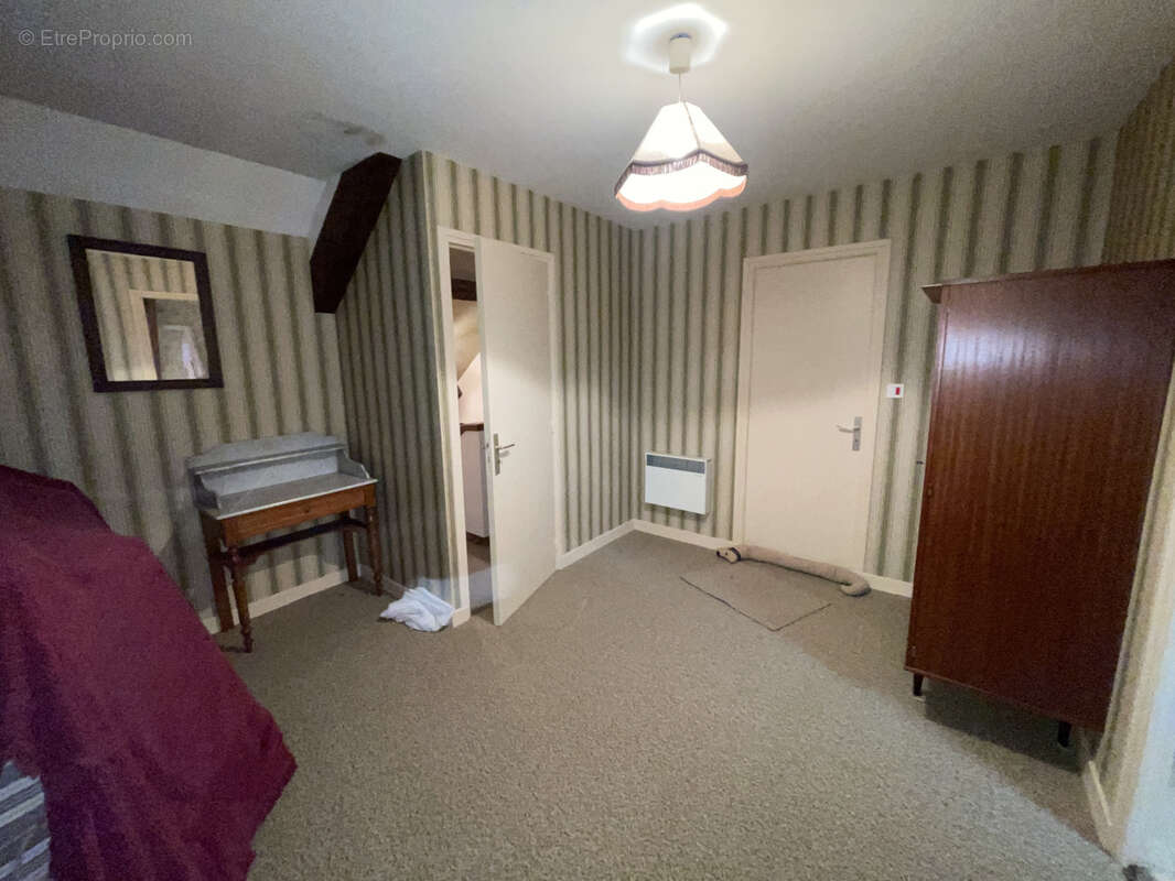 Maison familiale de 170 m2   Vue dégagée et fort potentiel - photo 12