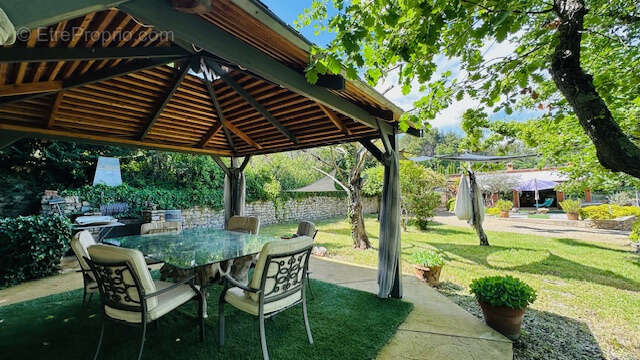 Maison à ENTRECHAUX