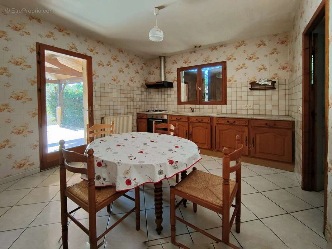 AYGUEMORTE LES GRAVES, Maison de 91 m² sur 832 m² - photo 10