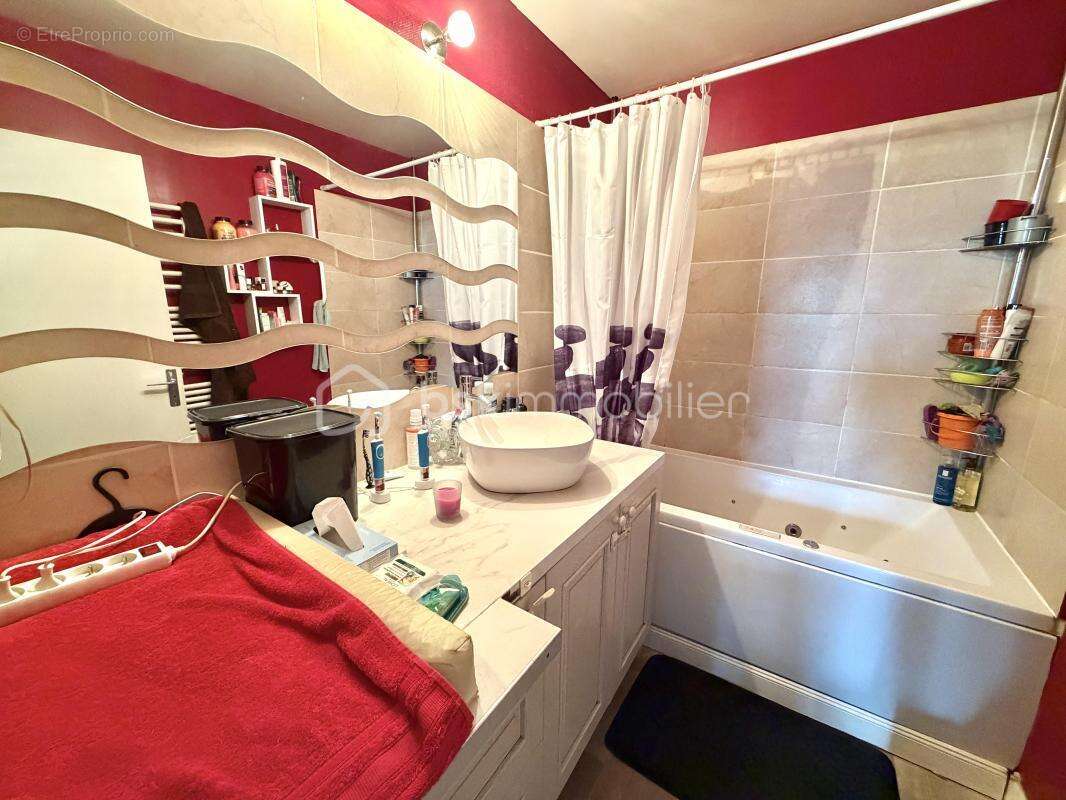 Rouen 76100 quartier MATMUT - appartement T4 - 3 chambres, 3 balcons, un box de stationnement, cave - photo 14