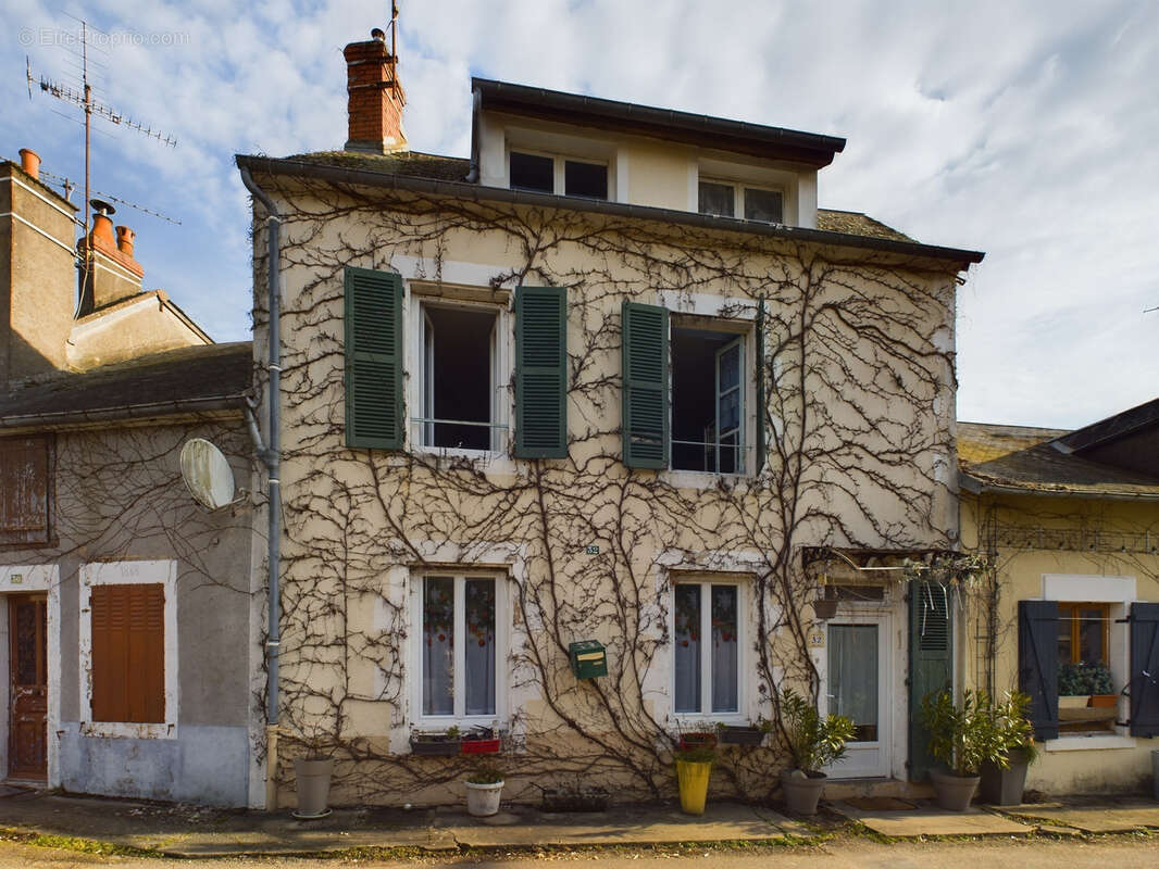 Maison à SAINT-SAULGE