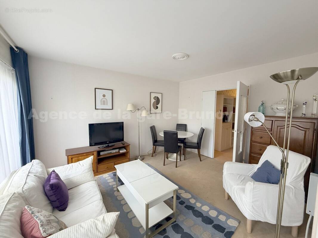 Séjour 1 - Appartement à EPINAY-SOUS-SENART