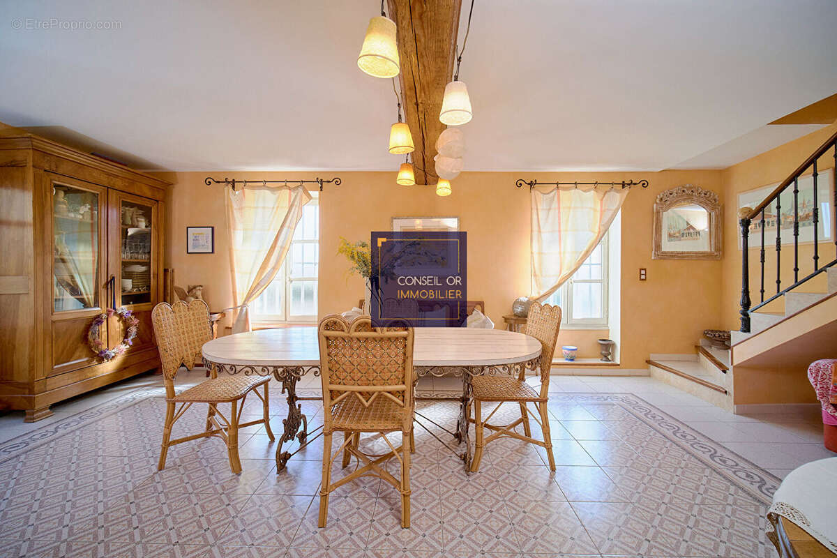 Maison à SAINT-GENIS-LAVAL