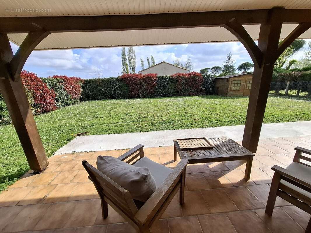 Maison à AMBARES-ET-LAGRAVE