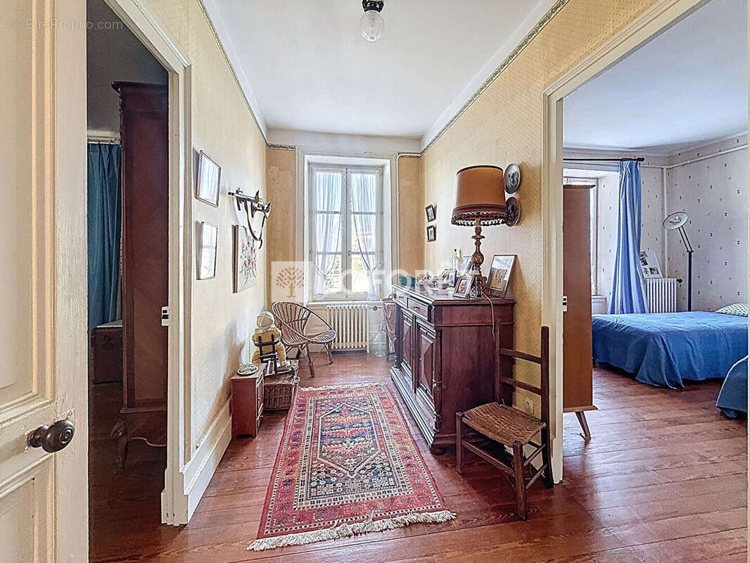 Maison à MONTREVEL-EN-BRESSE