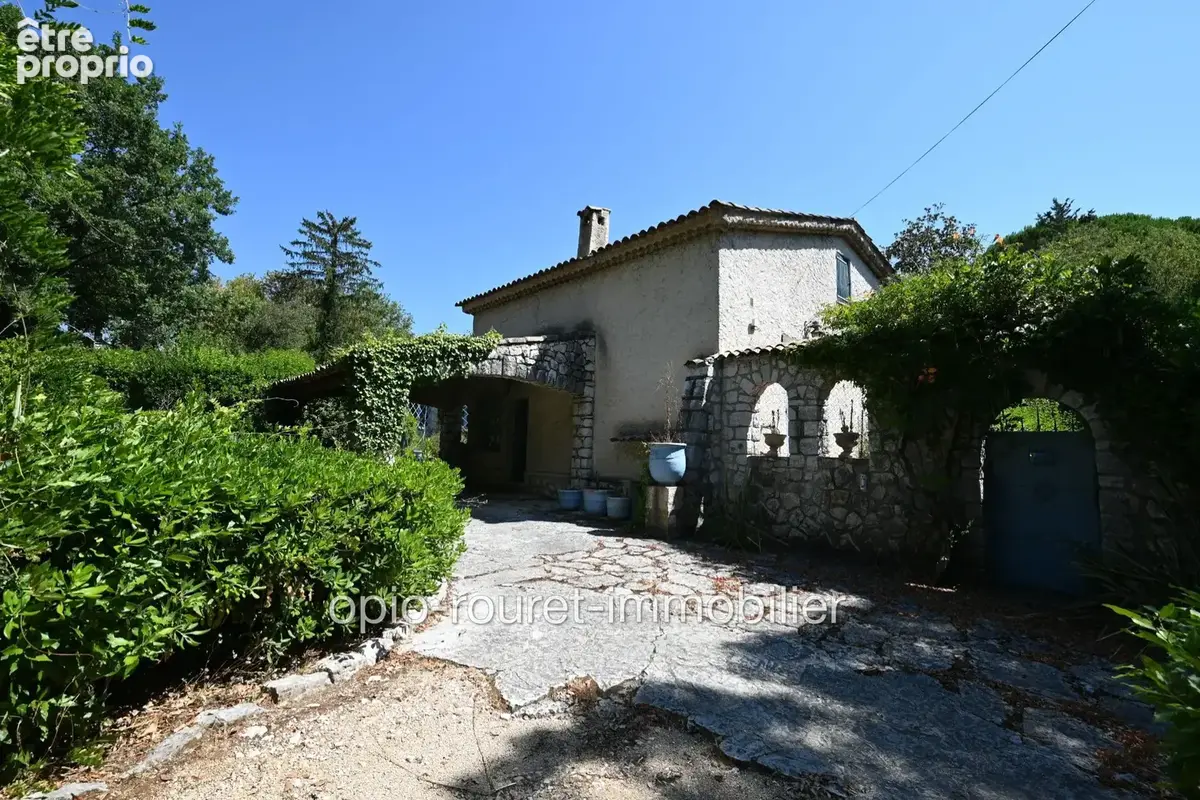 Maison 5 pièces 223 m² à vendre à Roquefort-Les-Pins (06330) - photo 2