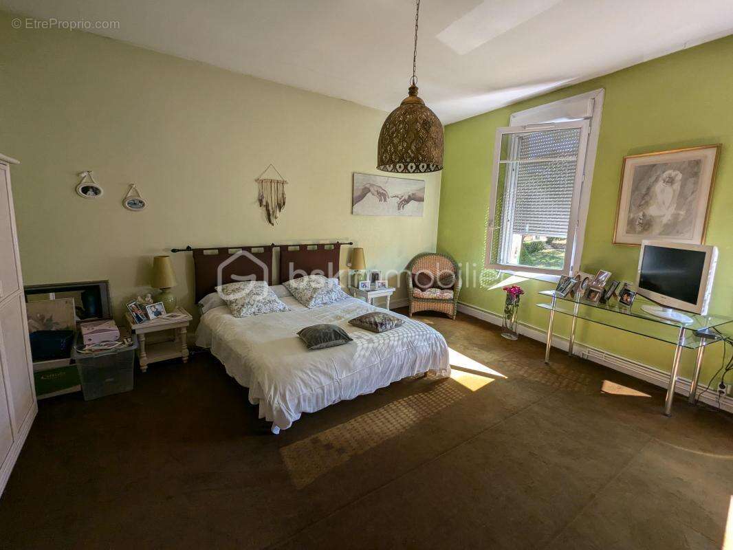 Maison à SAINT-SULPICE-DE-FALEYRENS