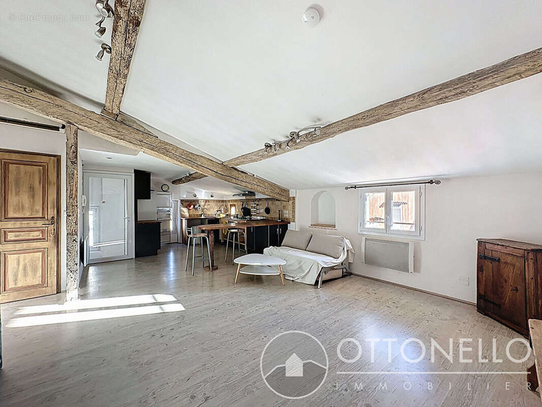 Maison de village 7 pièces de 191 m2 à Roquebrune-sur-Argens avec cour intérieure - photo 14