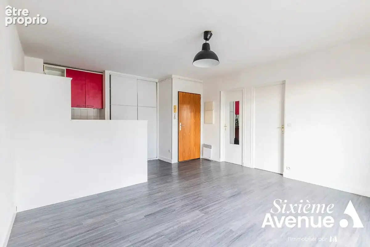 Appartement deux pièces VENDU LOUÉ disposant d'un stationnement sécurisé. - photo 3