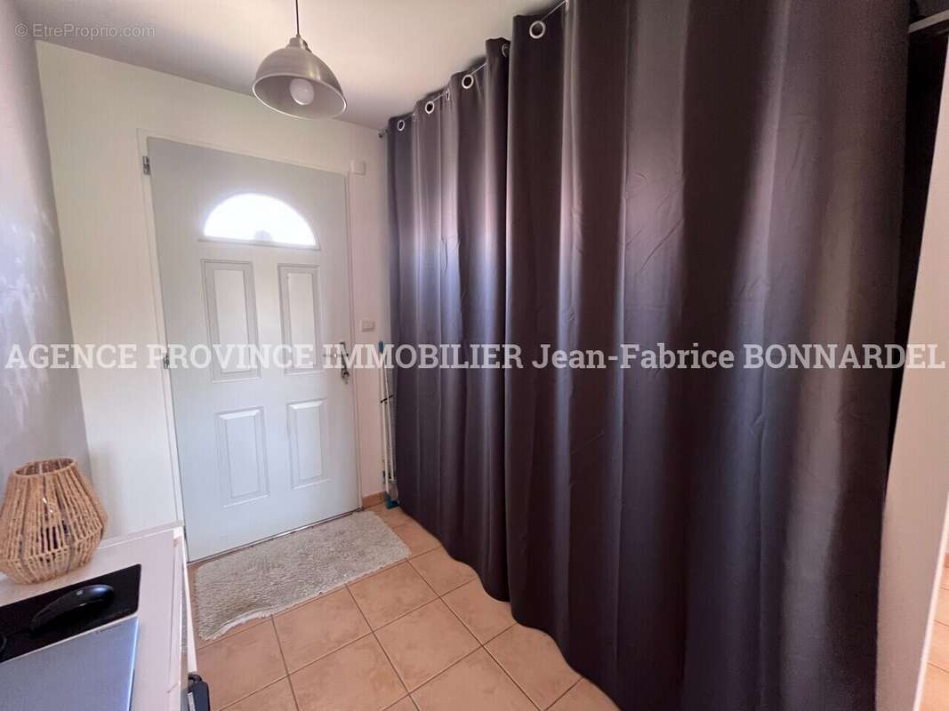 Maison 97 m² à Suze-La-Rousse  - photo 12