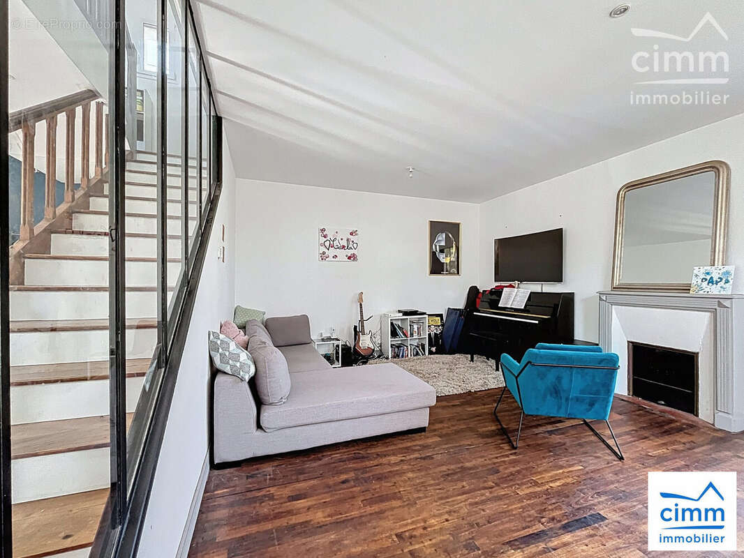 Maison 145 m² à Saint-Gilles  - photo 4