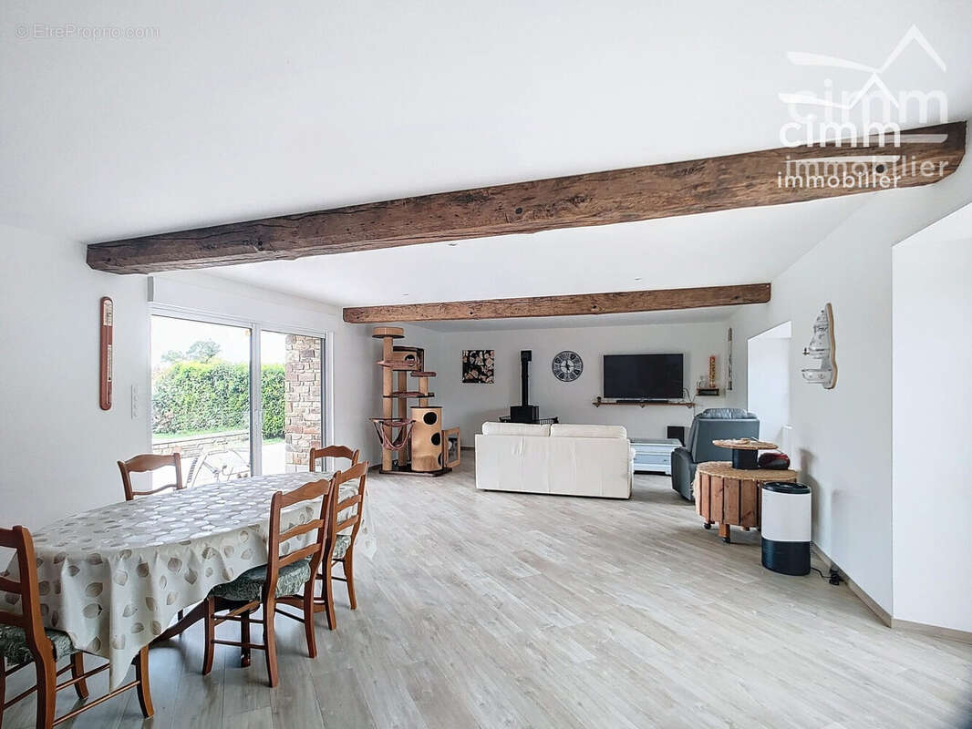 Maison 158 m² à Martigne-Ferchaud  - photo 4