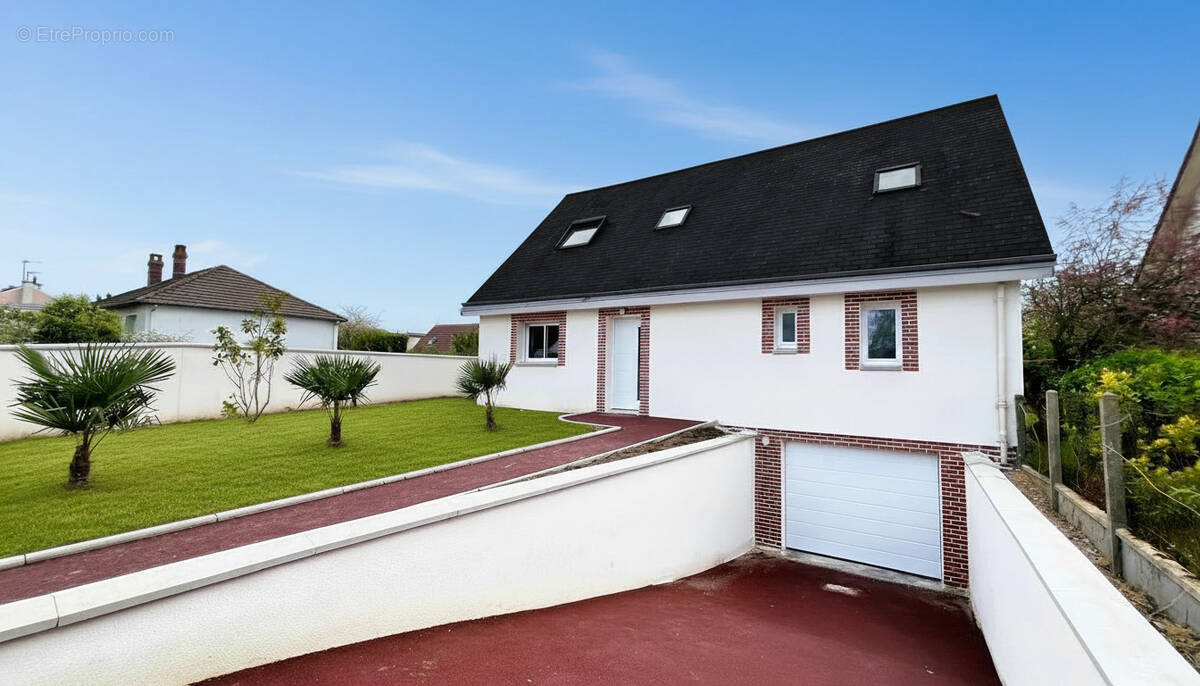 Maison à MAINVILLIERS