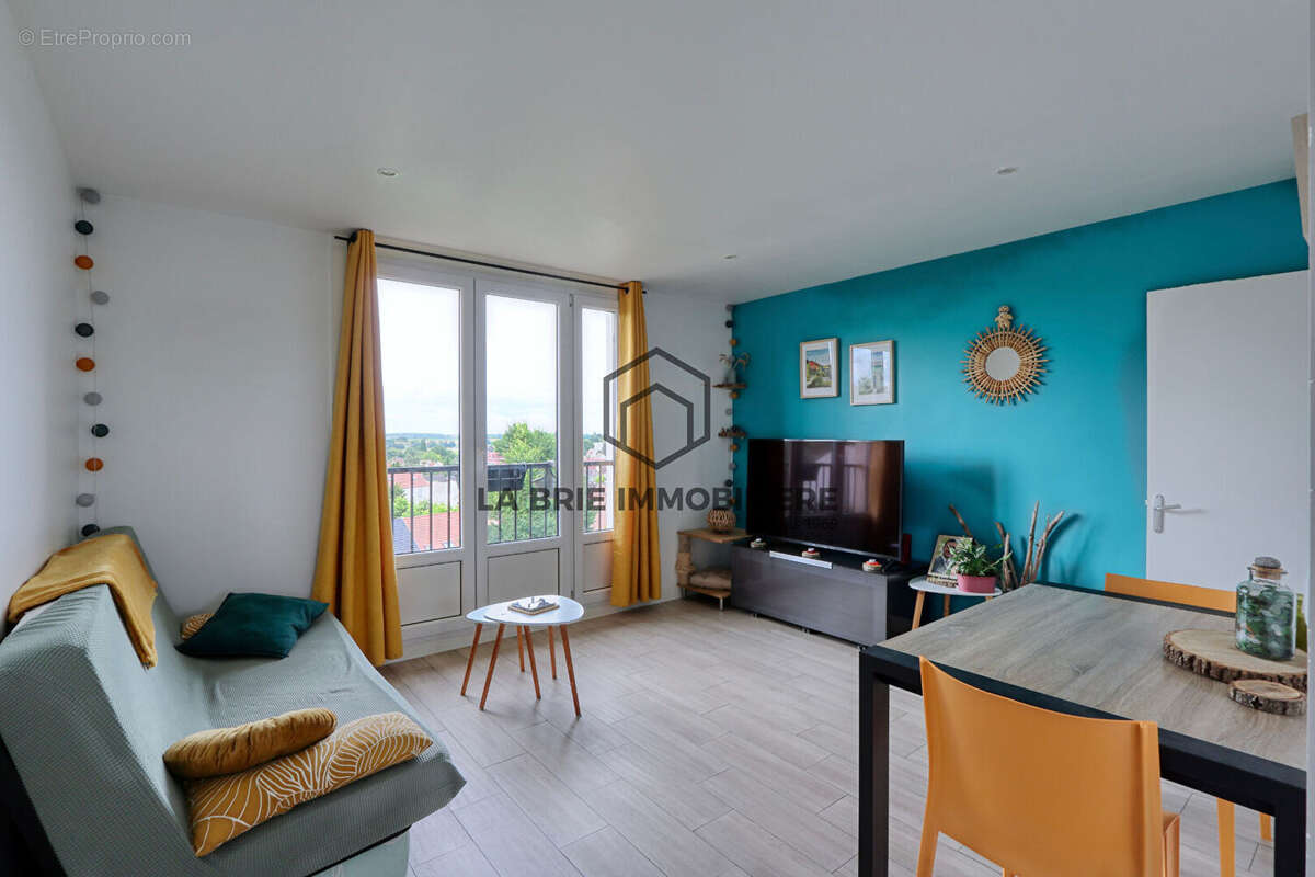 Appartement à BRIE-COMTE-ROBERT