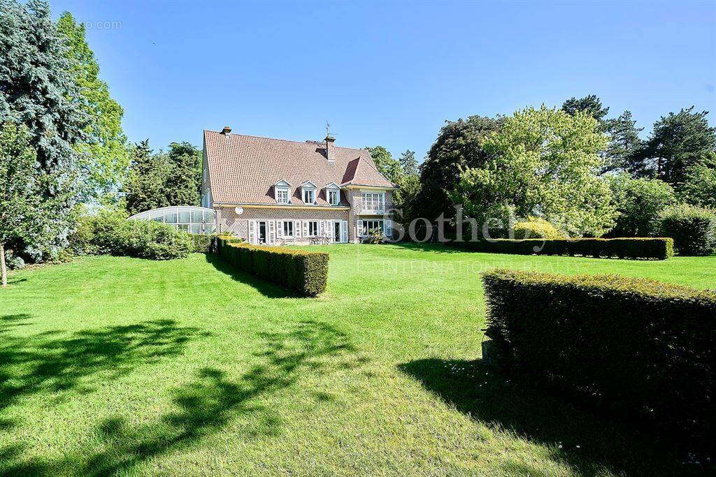 Maison à LA CHAPELLE-D'ARMENTIERES