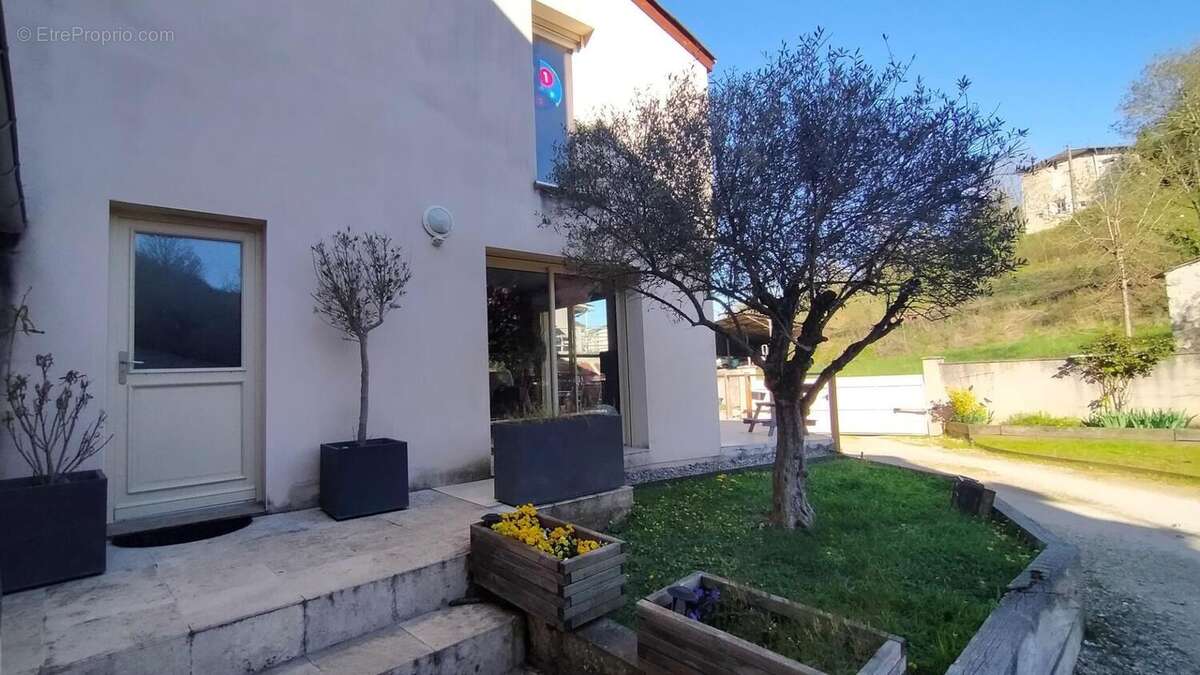 Maison 155 m² à Albas  - photo 2