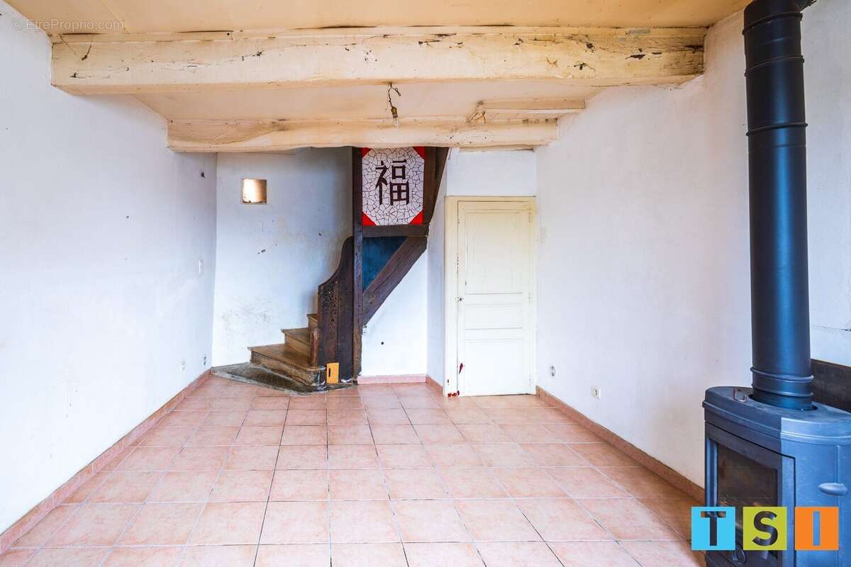 Maison de village avec garage - photo 6