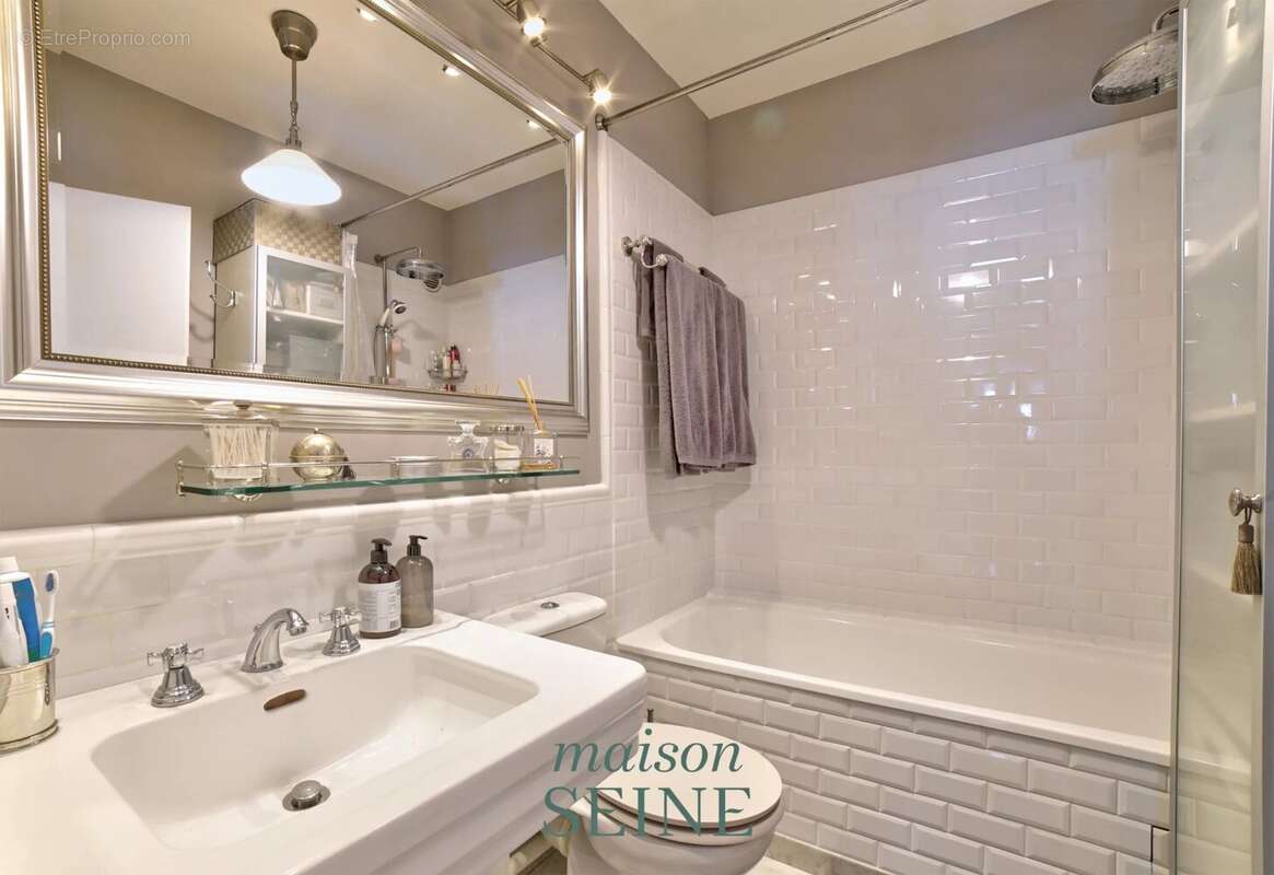 Appartement à LEVALLOIS-PERRET
