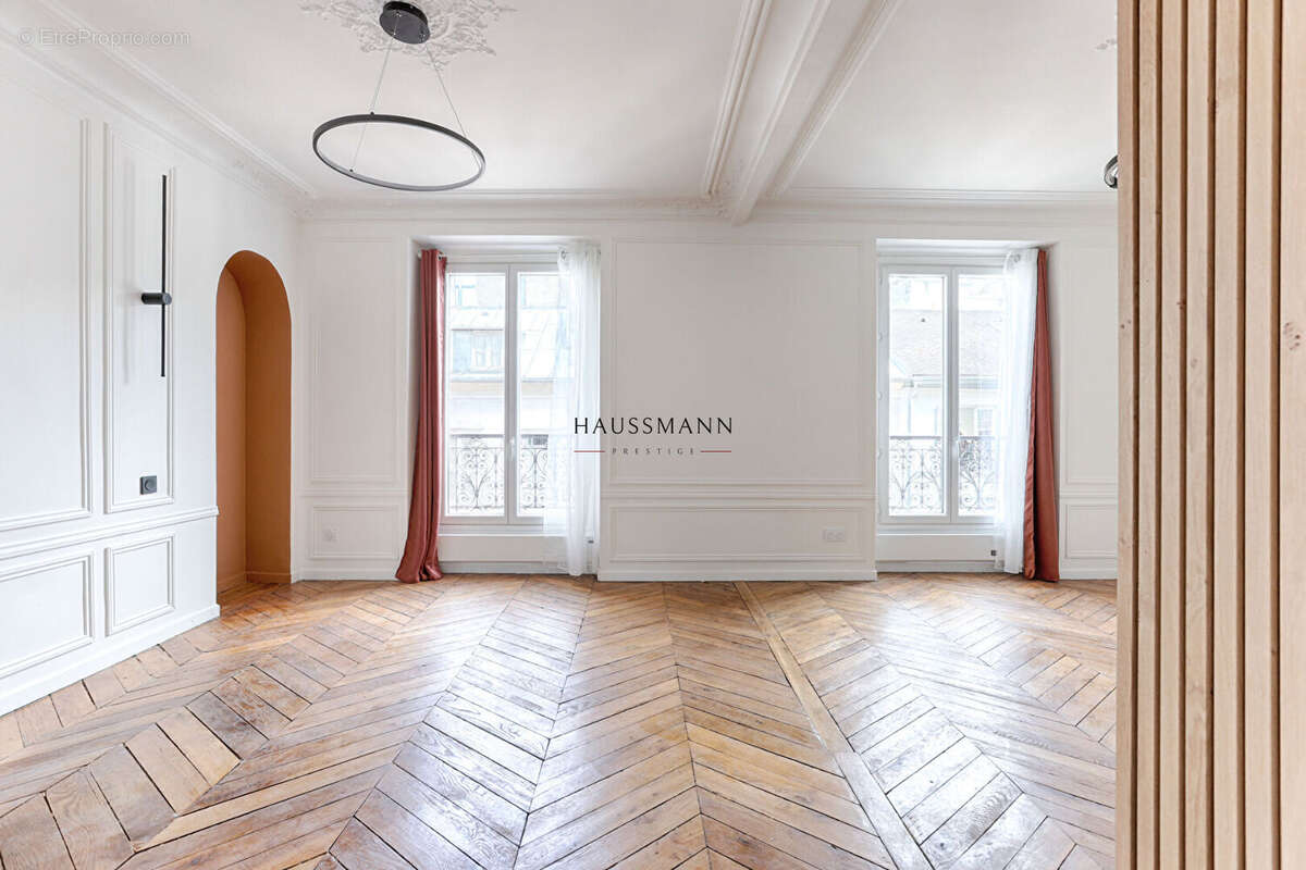 Appartement à PARIS-17E