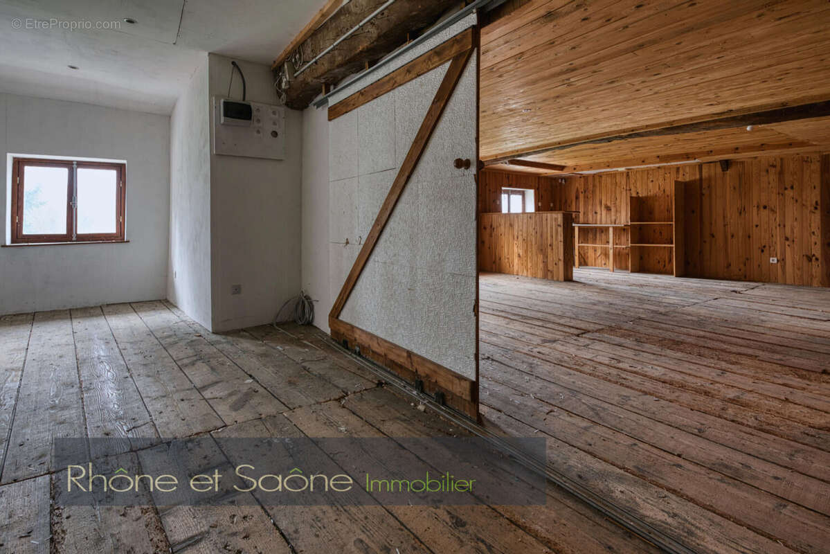 Photo 2 - Appartement à MONTMERLE-SUR-SAONE