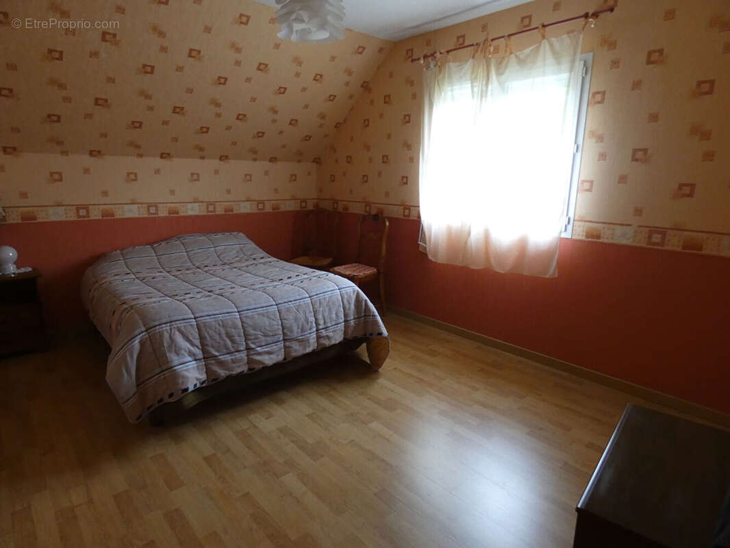 Maison à MOULINS-SUR-YEVRE