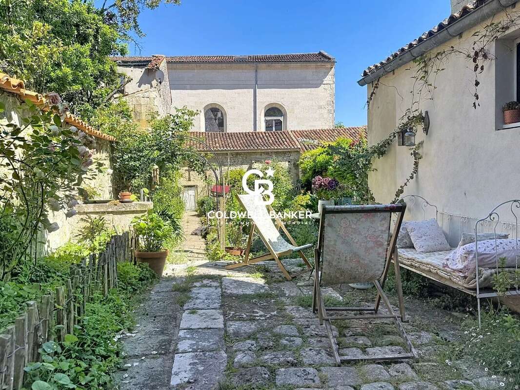 Maison à SAINTES