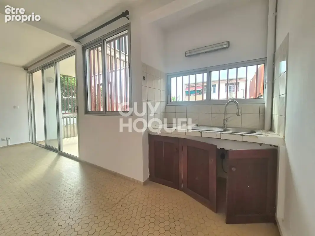 Studio Cayenne avec balcon parking - photo 3