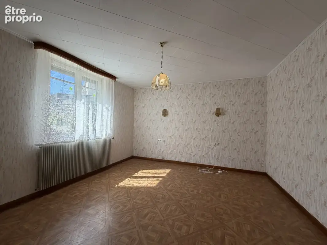 Maison de 202 m2 à rénover - Chaffois (25300) - photo 9
