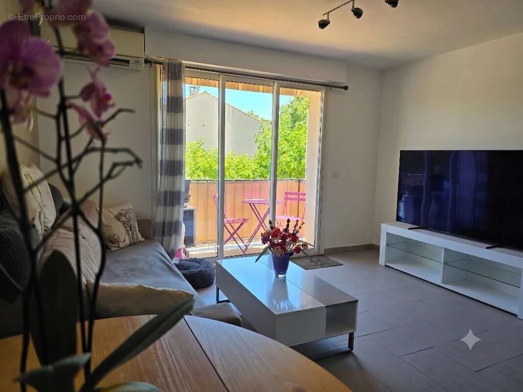 Appartement - 2 chambres -  balcon et parking. - photo 9