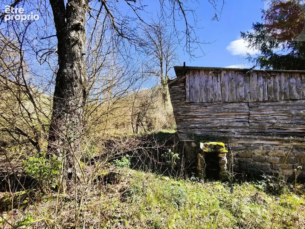 Propriété foncière avec terrain constructible et vaste parcelle agricole - photo 2