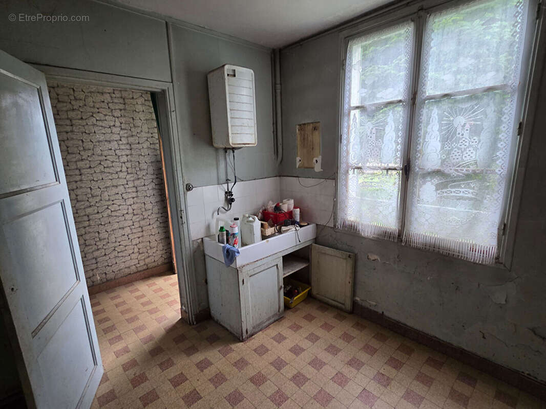 Maison à VARENNES-VAUZELLES