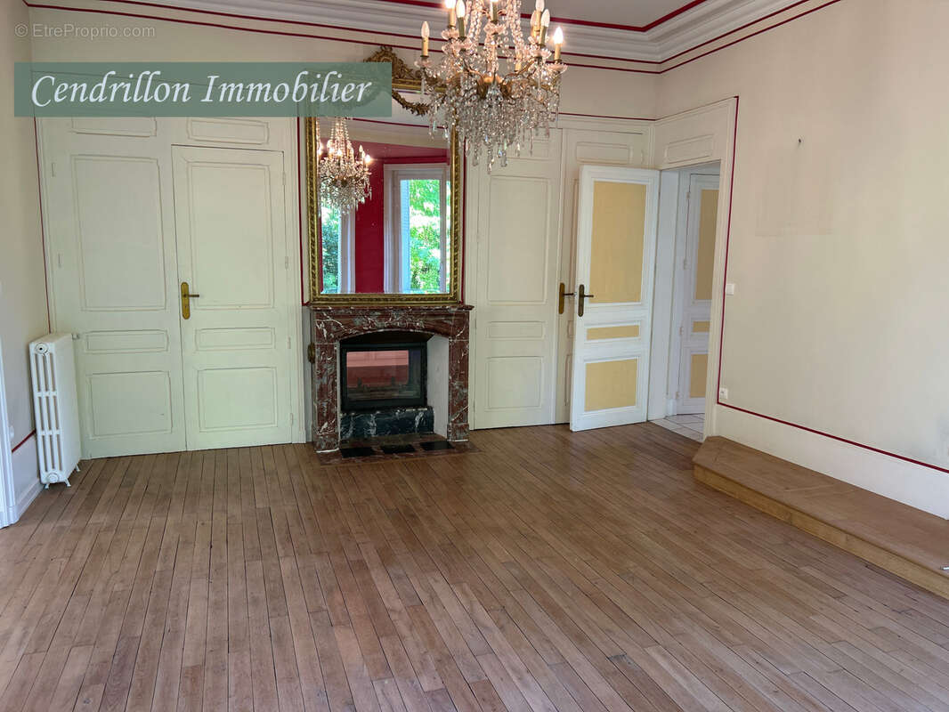 Belle maison bourgeoise entièrement rénovée, 350m2 habitables,  sur son parc de 4000m2 au cœur de la ville - photo 7