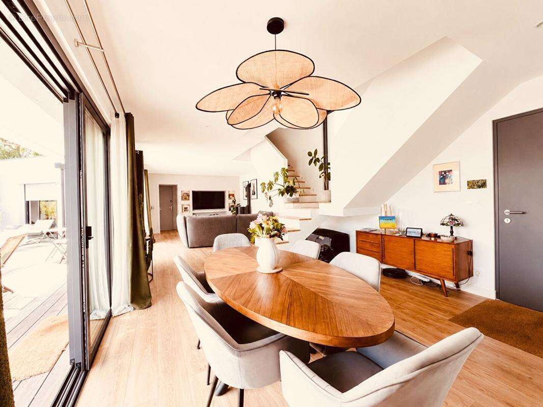 Belle contemporaine 194m 2 . 5 suites parentales - photo 3