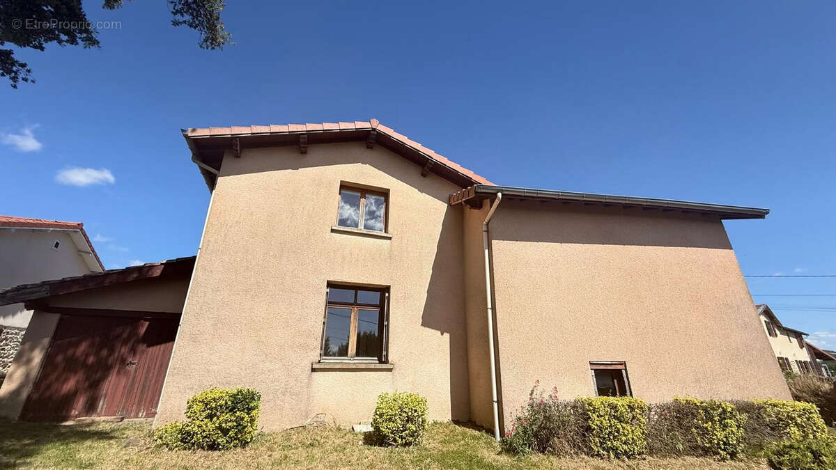 Maison à CHEVRIERES