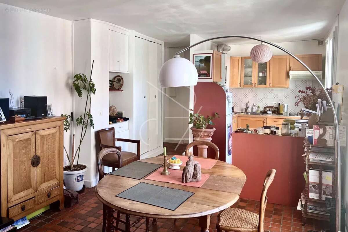 Appartement à PARIS-14E