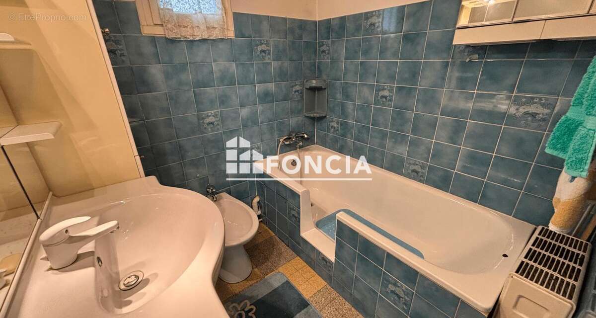 Appartement à SAINT-MARTIN-D'HERES