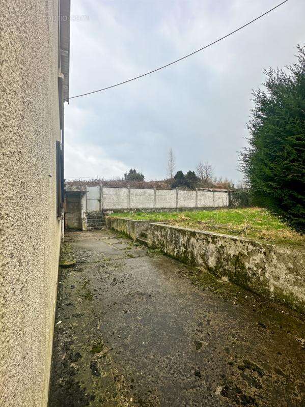 Maison à MAUBERT-FONTAINE