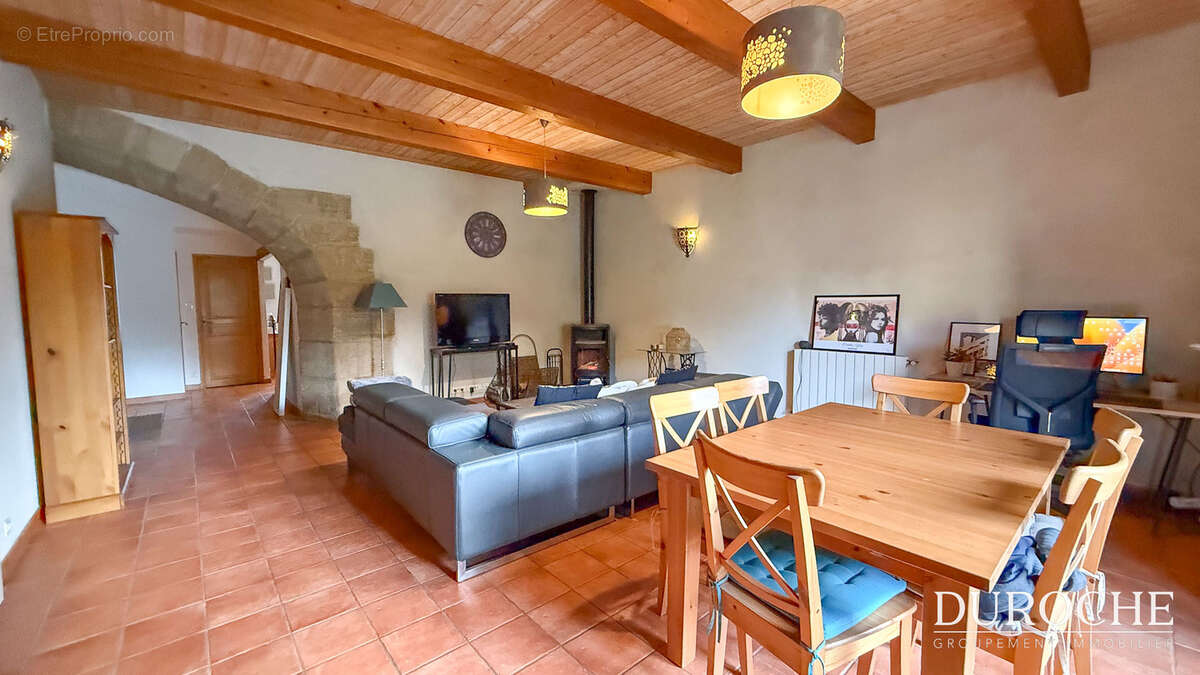 Maison à COURTHEZON
