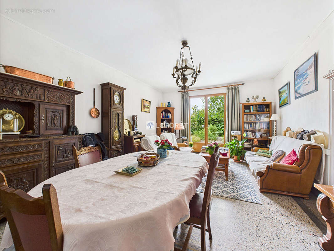 Maison à ELLIANT